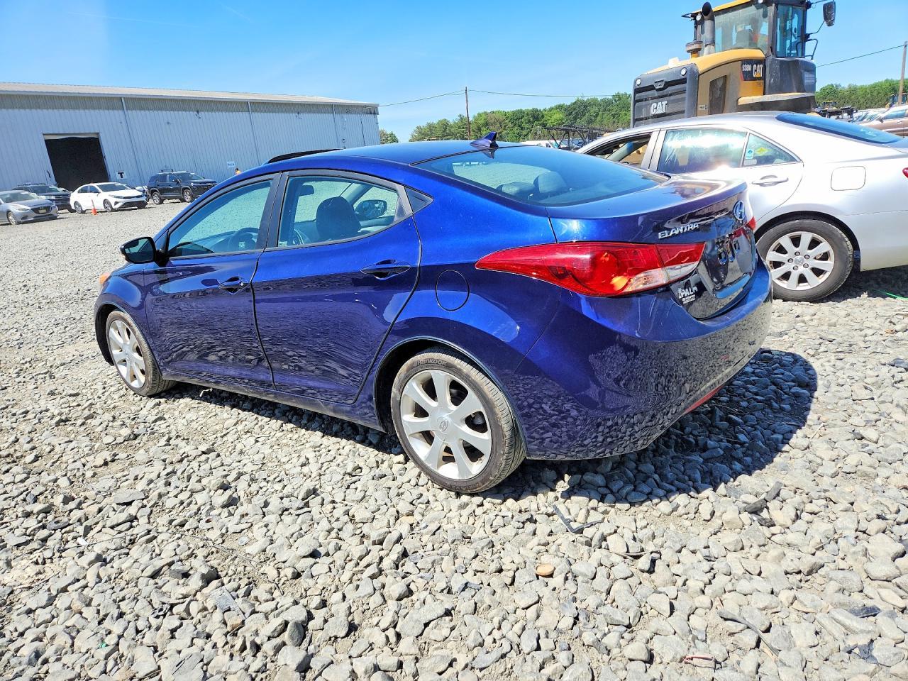 2013 Hyundai Elantra Limited - Image 2