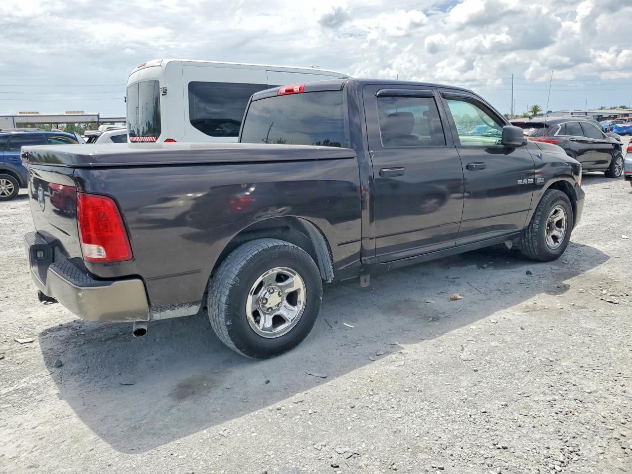 2010 Dodge Ram 1500 - Фото 3