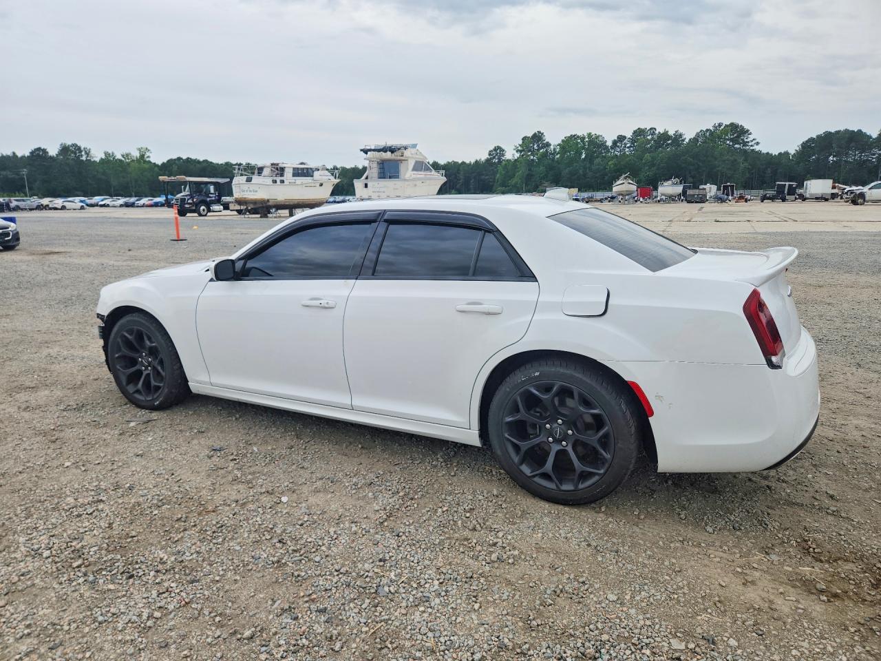 2020 Chrysler 300 S - Фото 2