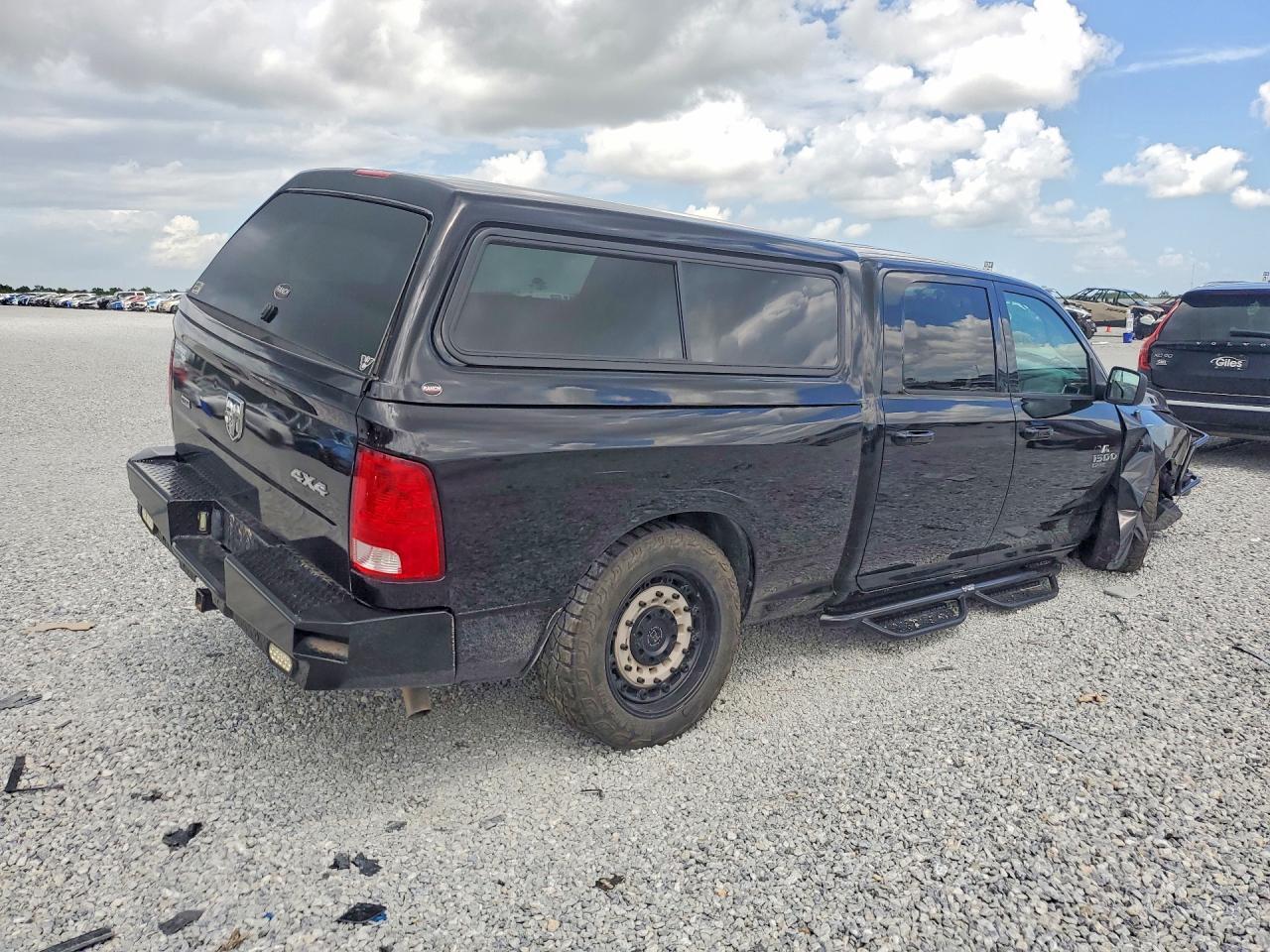 2020 Ram 1500 Classic Slt - Фото 3