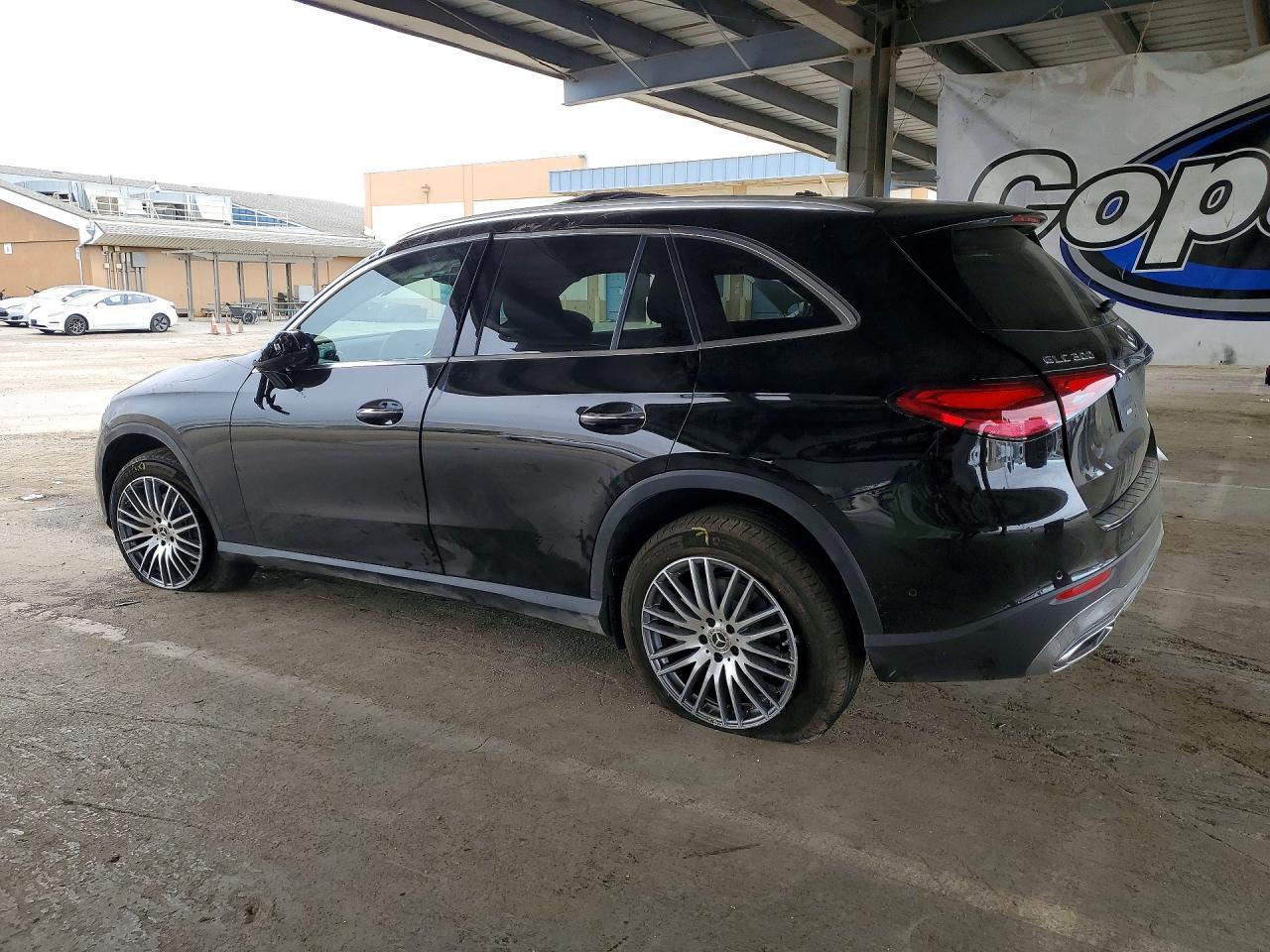 2026 Mercedes-Benz Glc 300 4Matic - Image 2
