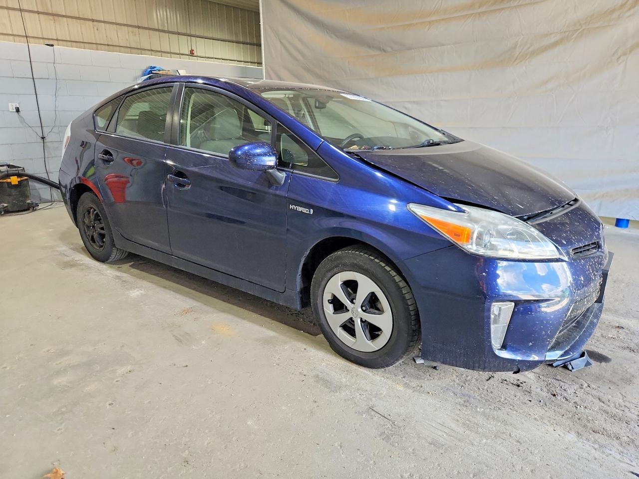 2012 Toyota Prius Three - Фото 4