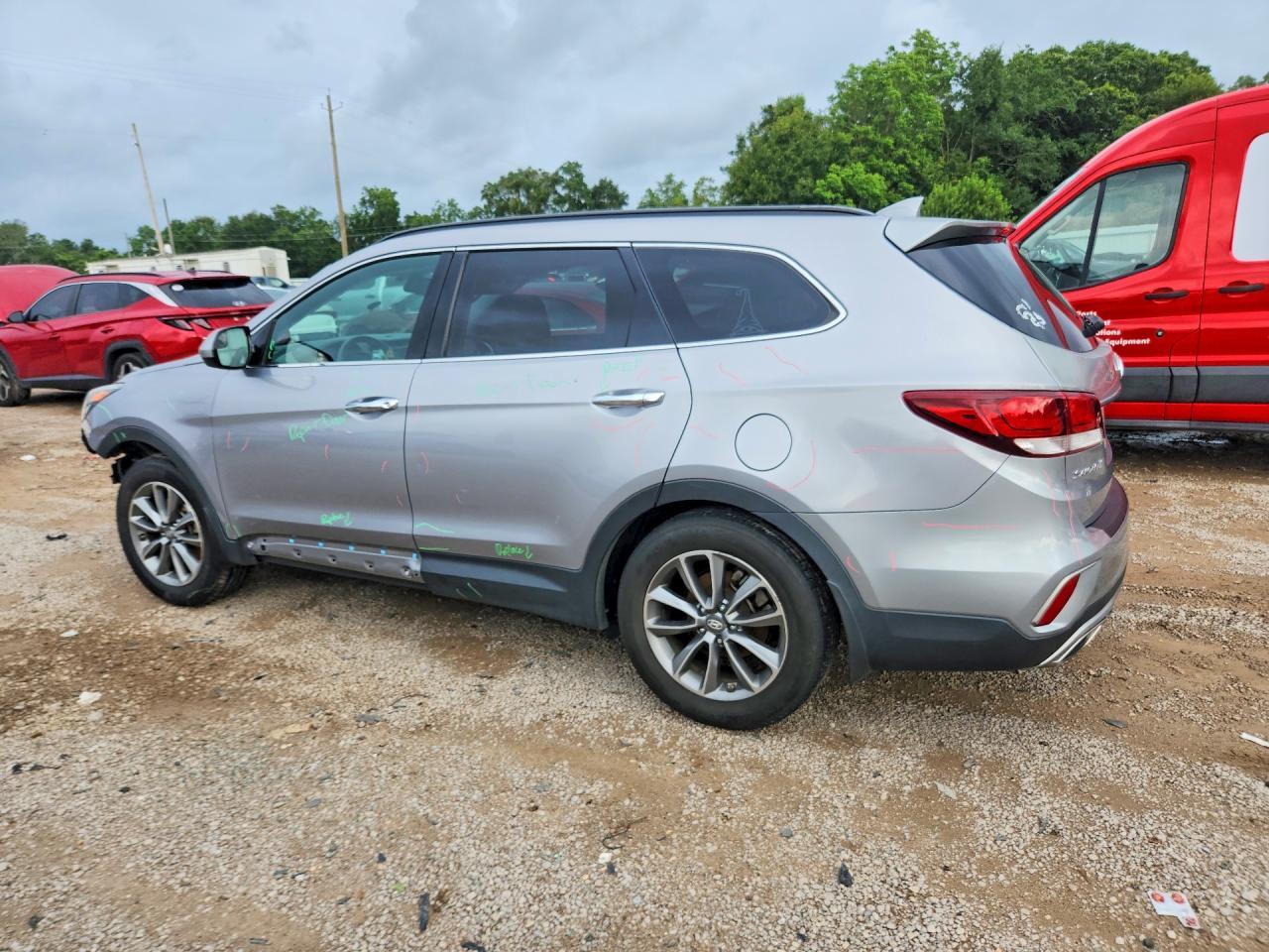 2017 Hyundai Santa Fe Se - Image 2