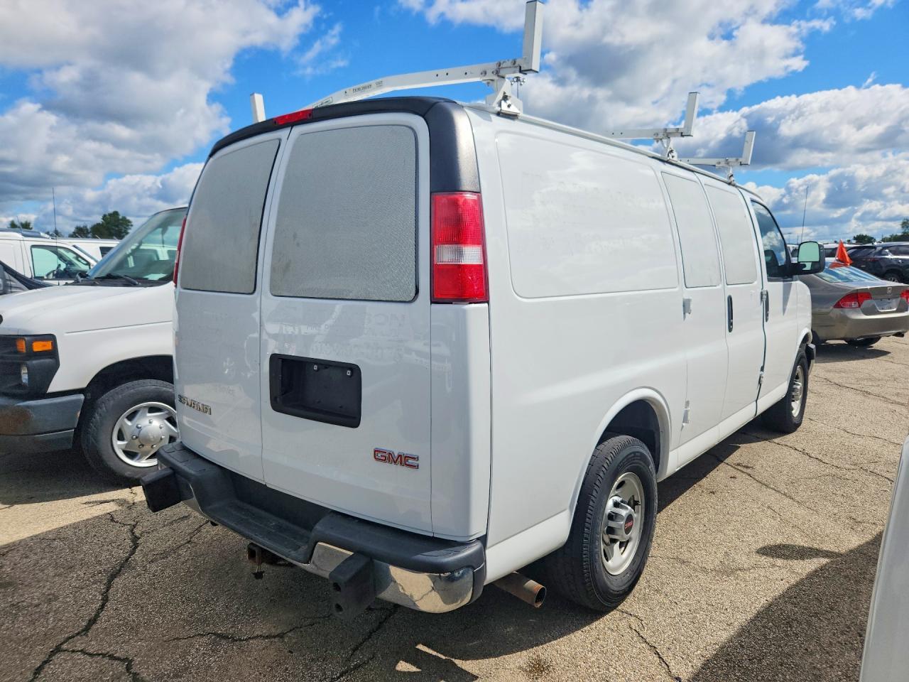2017 GMC Savana Cargo-R & D-Cln Title-Pri Fleet - Фото 3
