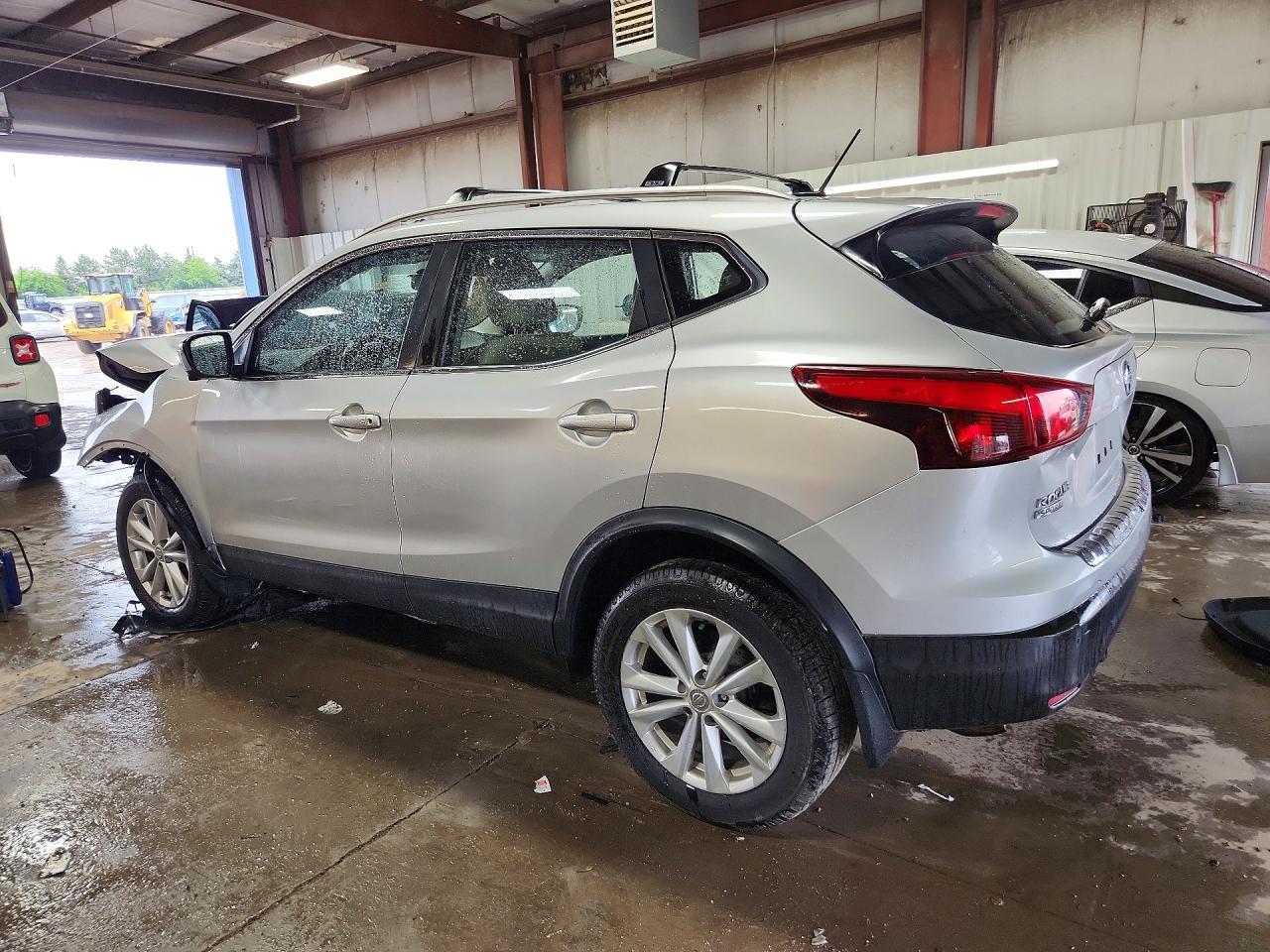 2018 Nissan Rogue Sport Sv - Image 2