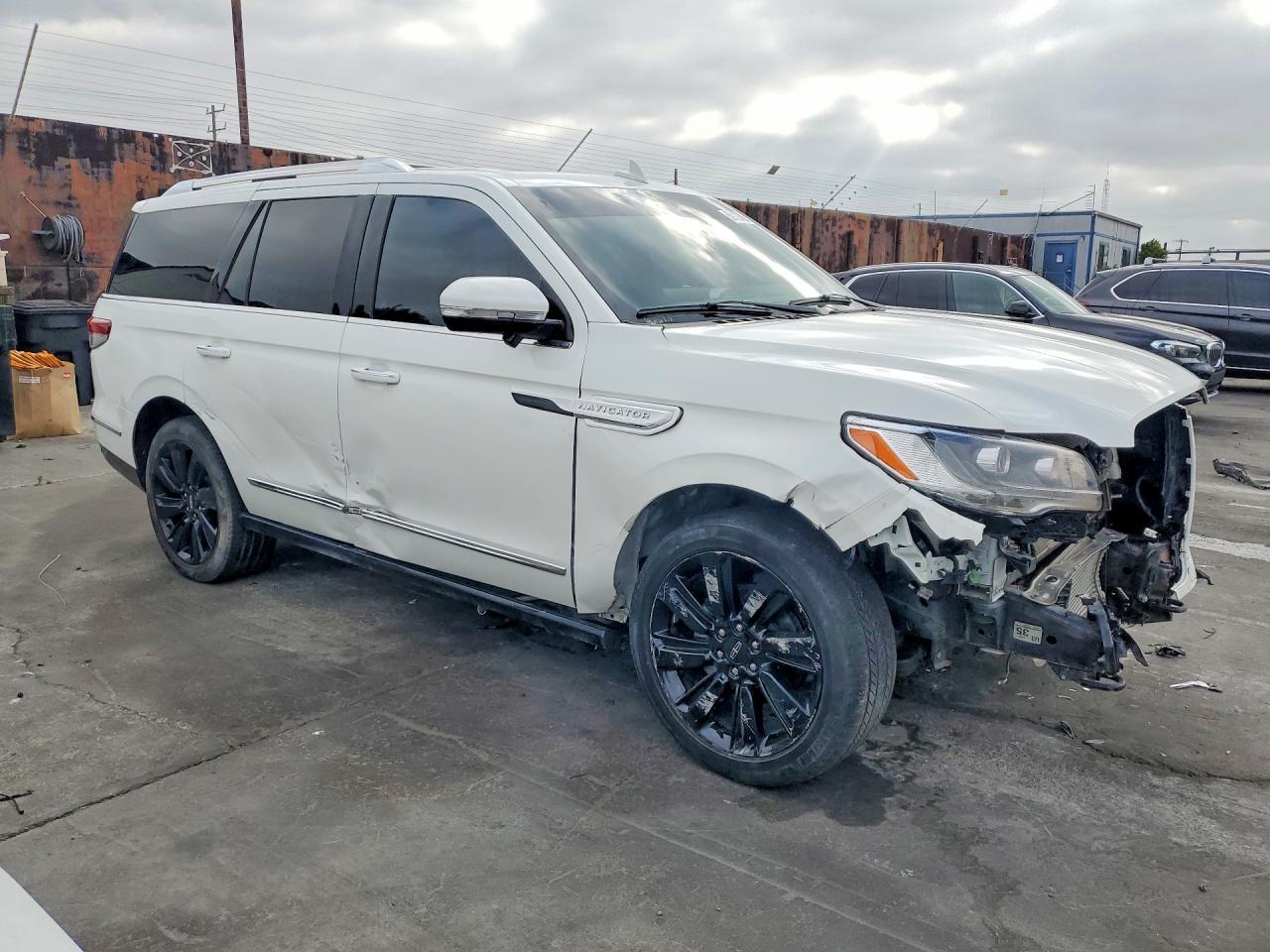2024 Lincoln Navigator Reserve - Image 4