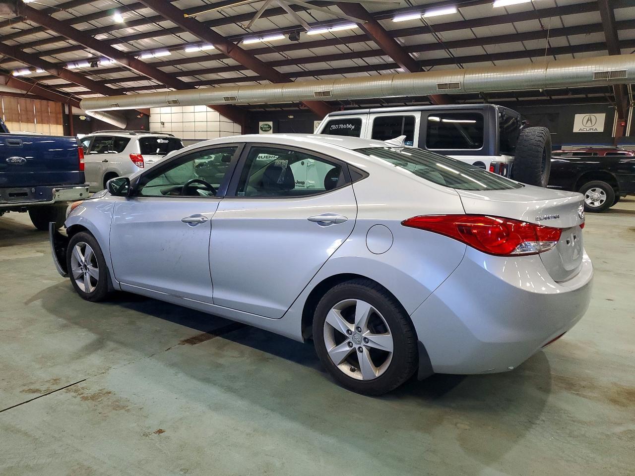 2013 Hyundai Elantra - Фото 2