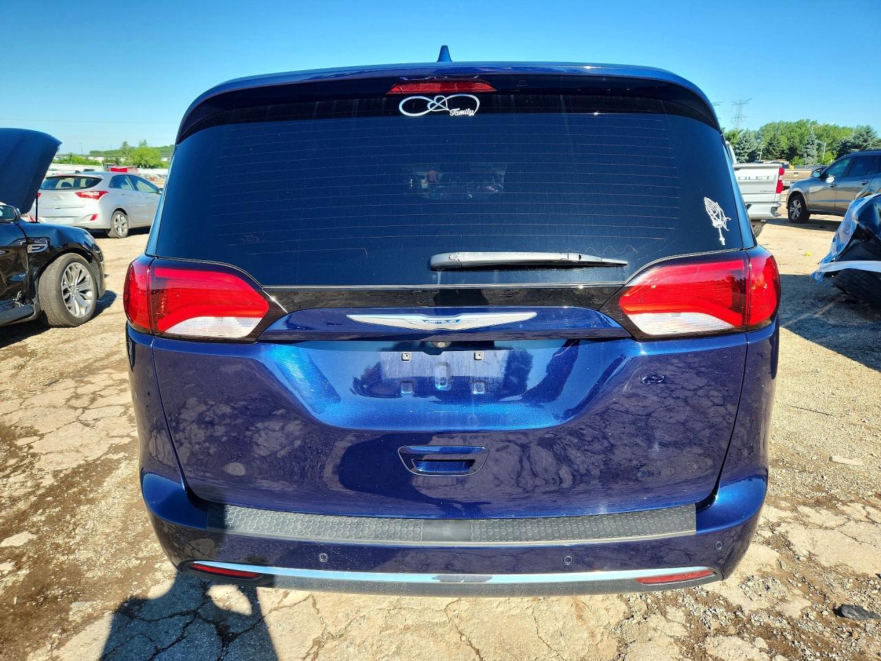 2018 Chrysler Pacifica Touring L Plus - Image 6