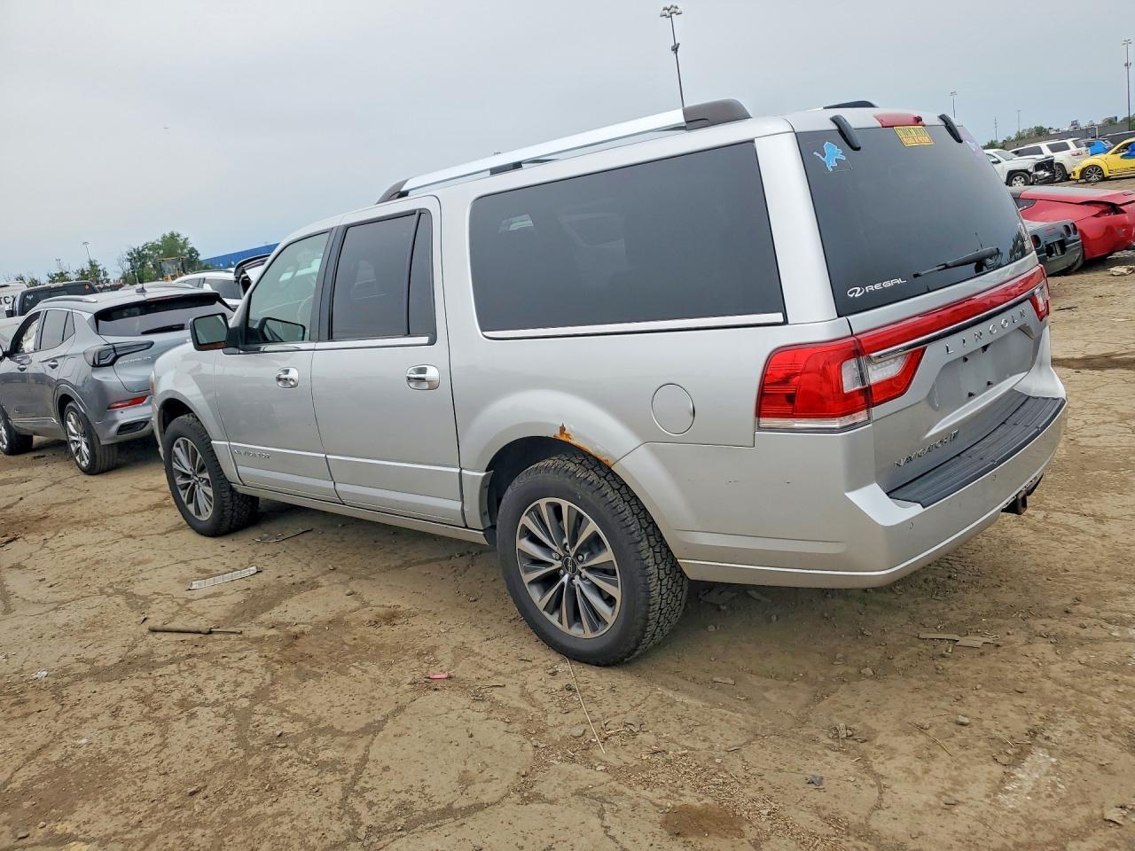 2017 Lincoln Navigator L Select - Фото 2