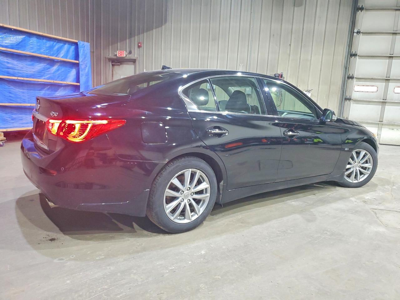 2017 Infiniti Q50 3.0T Premium - Фото 3