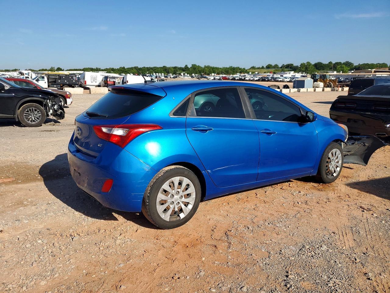 2017 Hyundai Elantra Gt Base - Фото 3