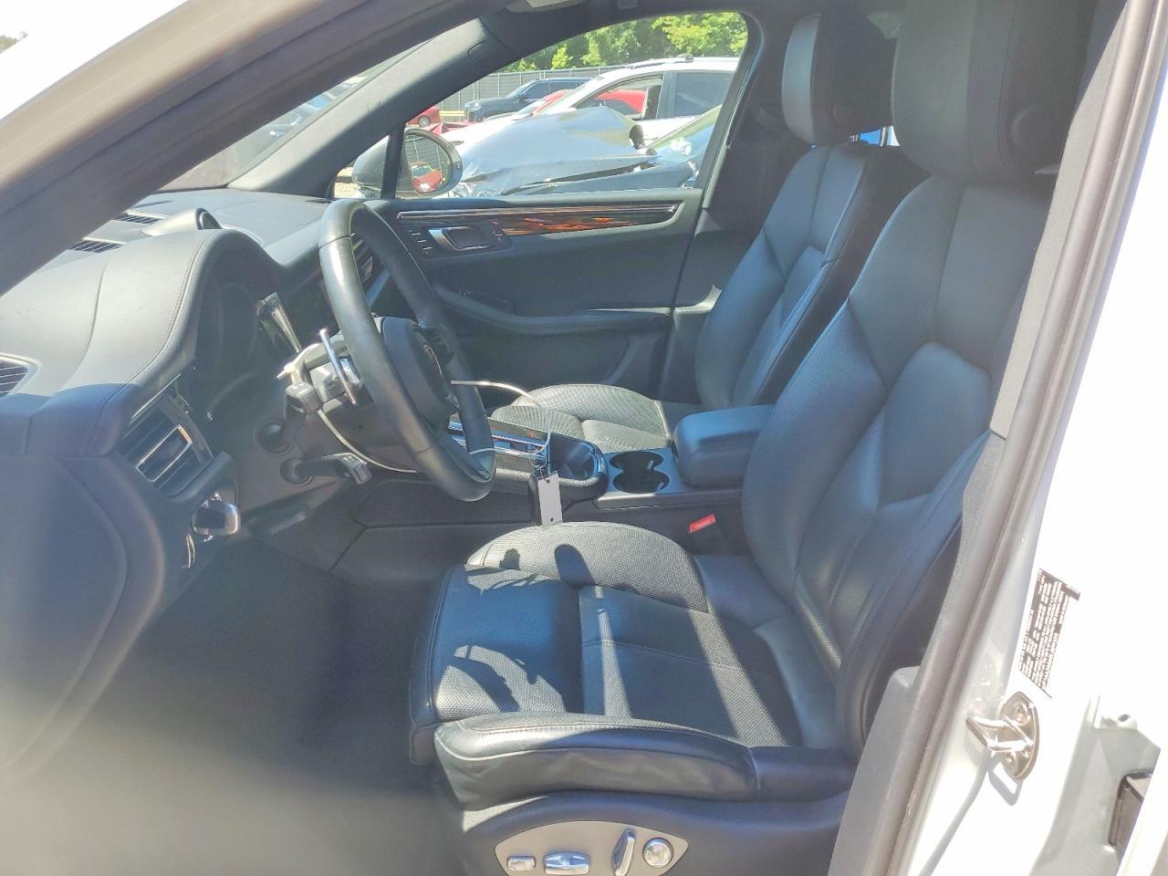 2024 Porsche Macan Base - Image 7