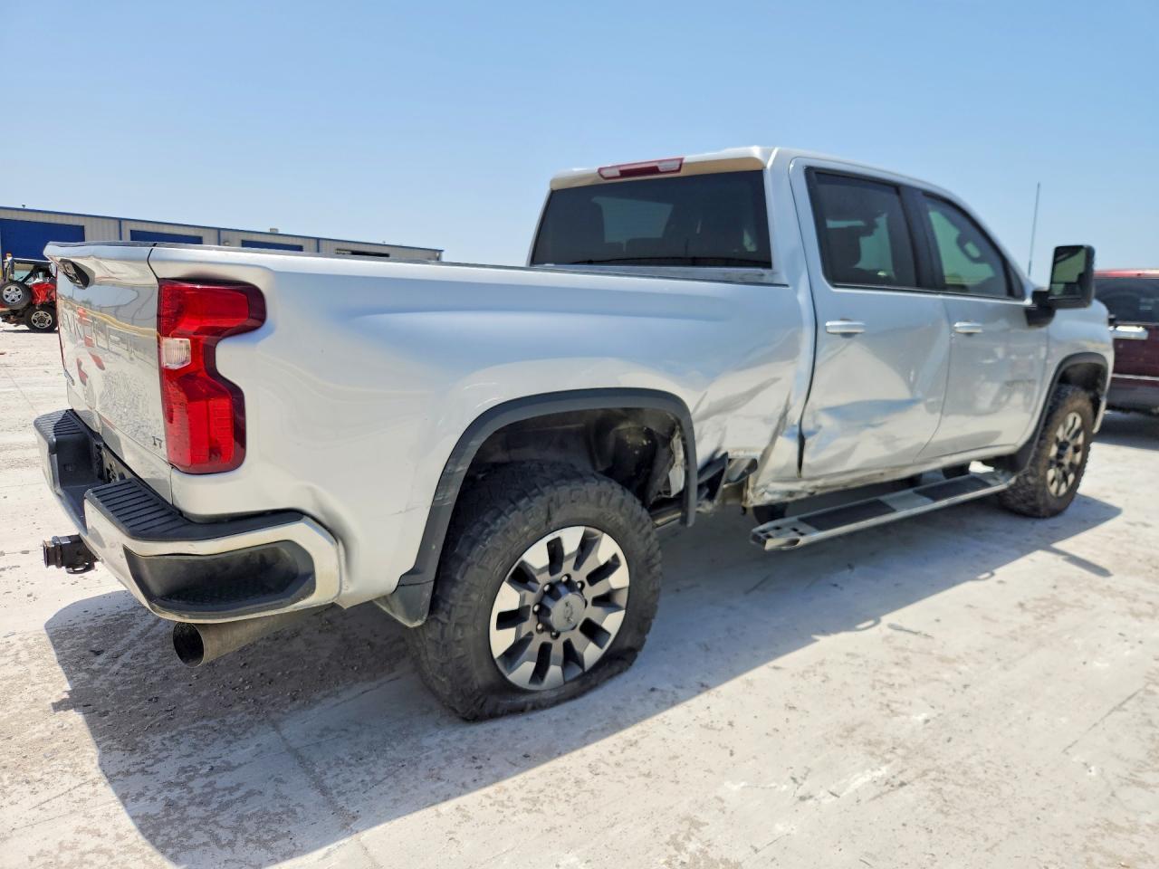2022 Chevrolet C2500Hd - Image 3