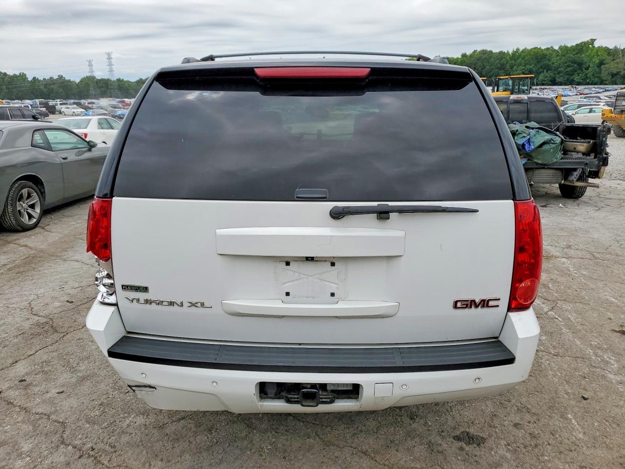 2011 GMC Yukon Xl C1500 Slt - Image 6