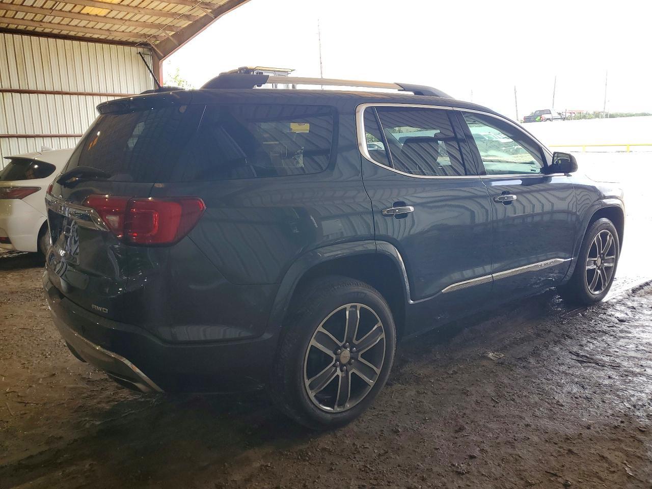 2019 GMC Acadia Denali - Image 3