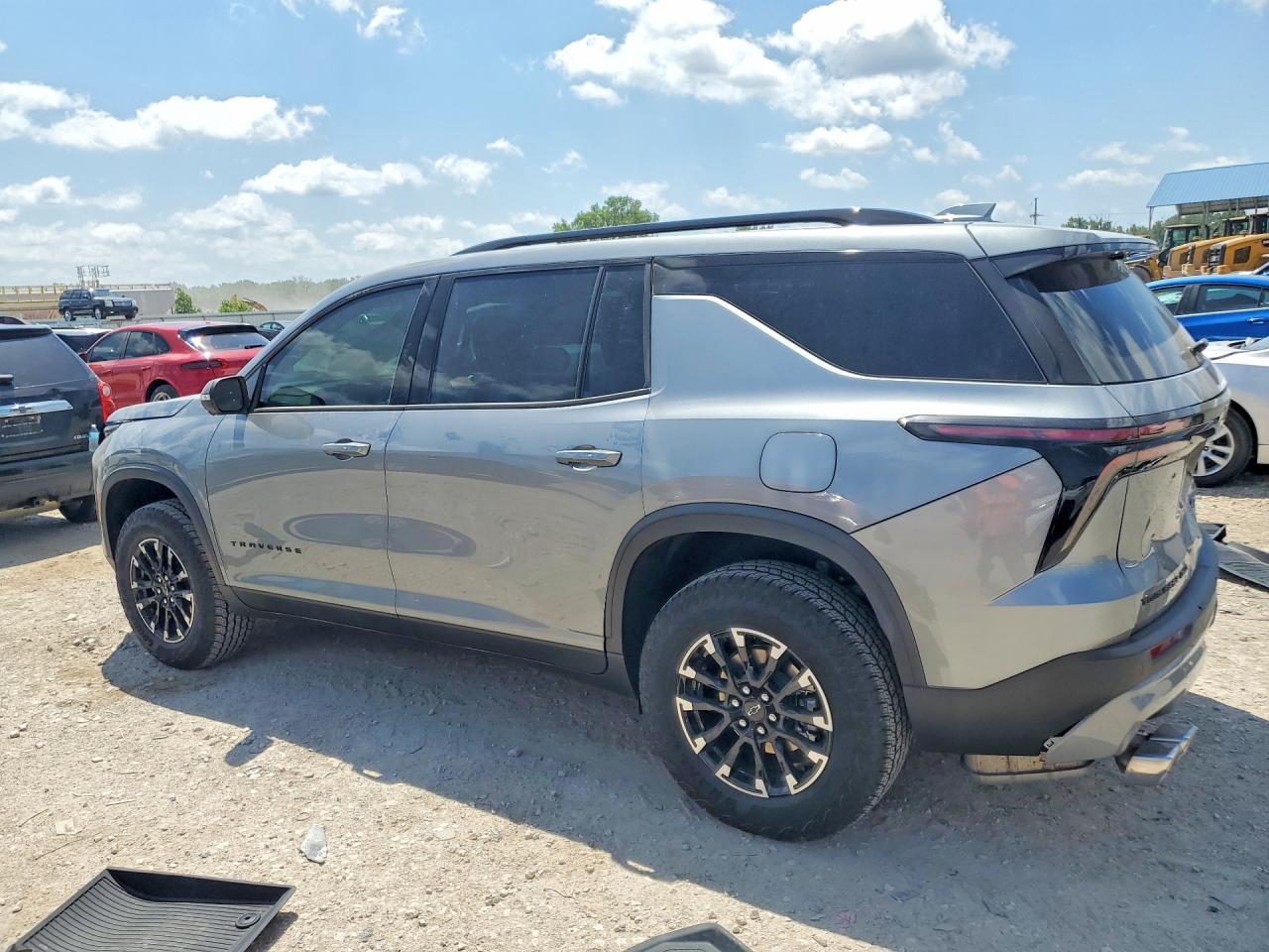 2026 Chevrolet Traverse Z71 - Фото 2