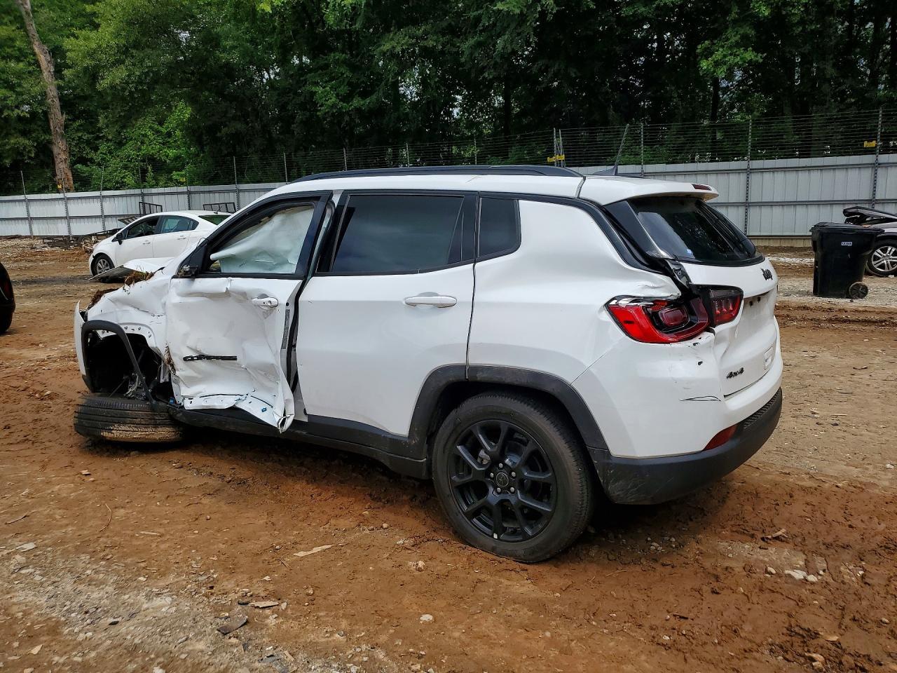 2026 Jeep Compass Latitude - Image 2