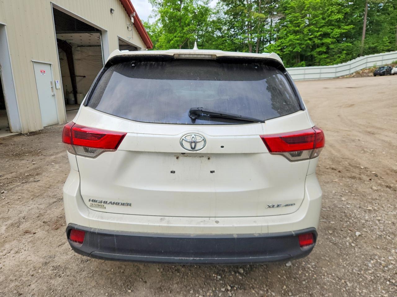2019 Toyota Highlander Xle - Image 6