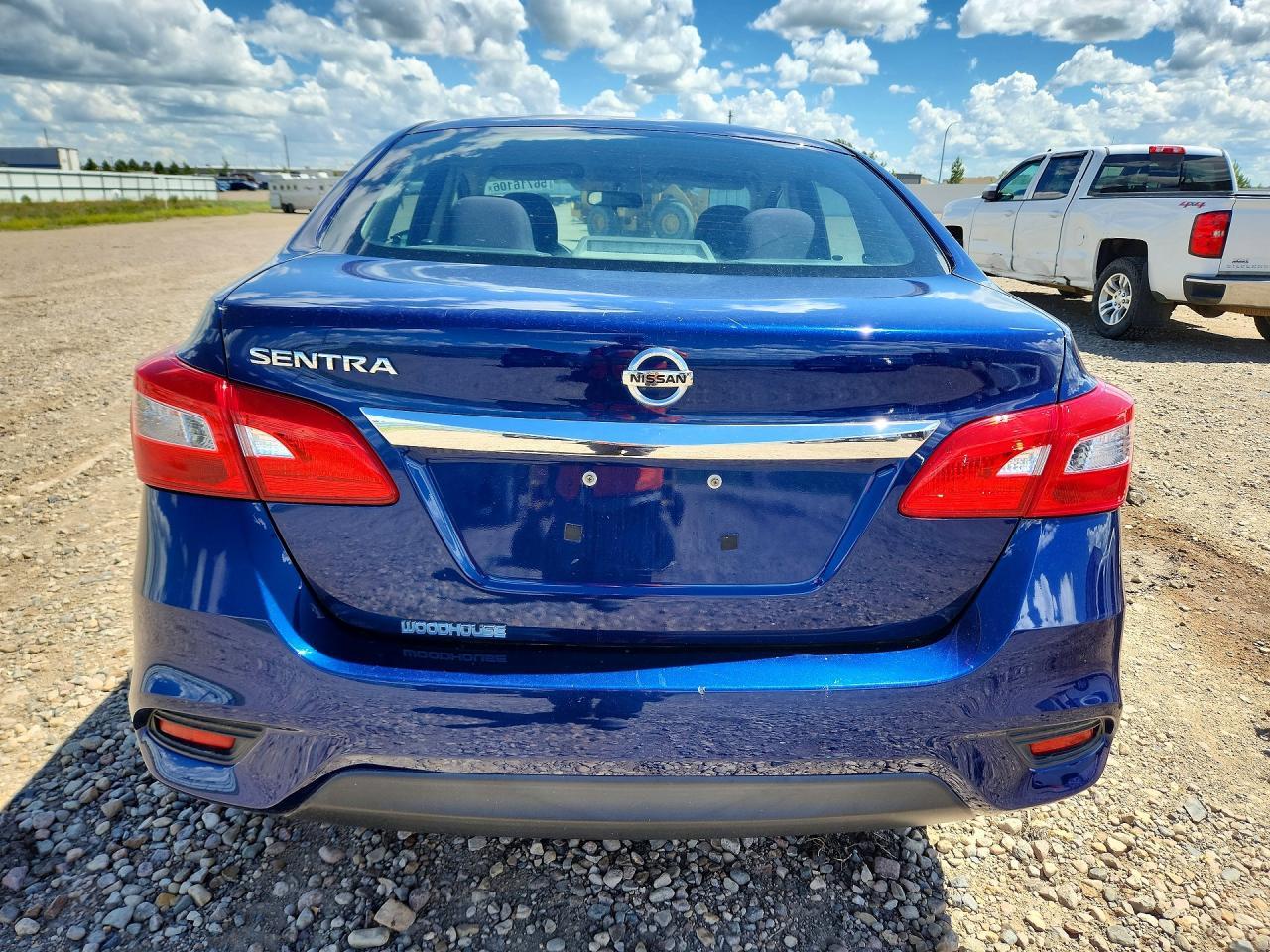 2017 Nissan Sentra S - Фото 6