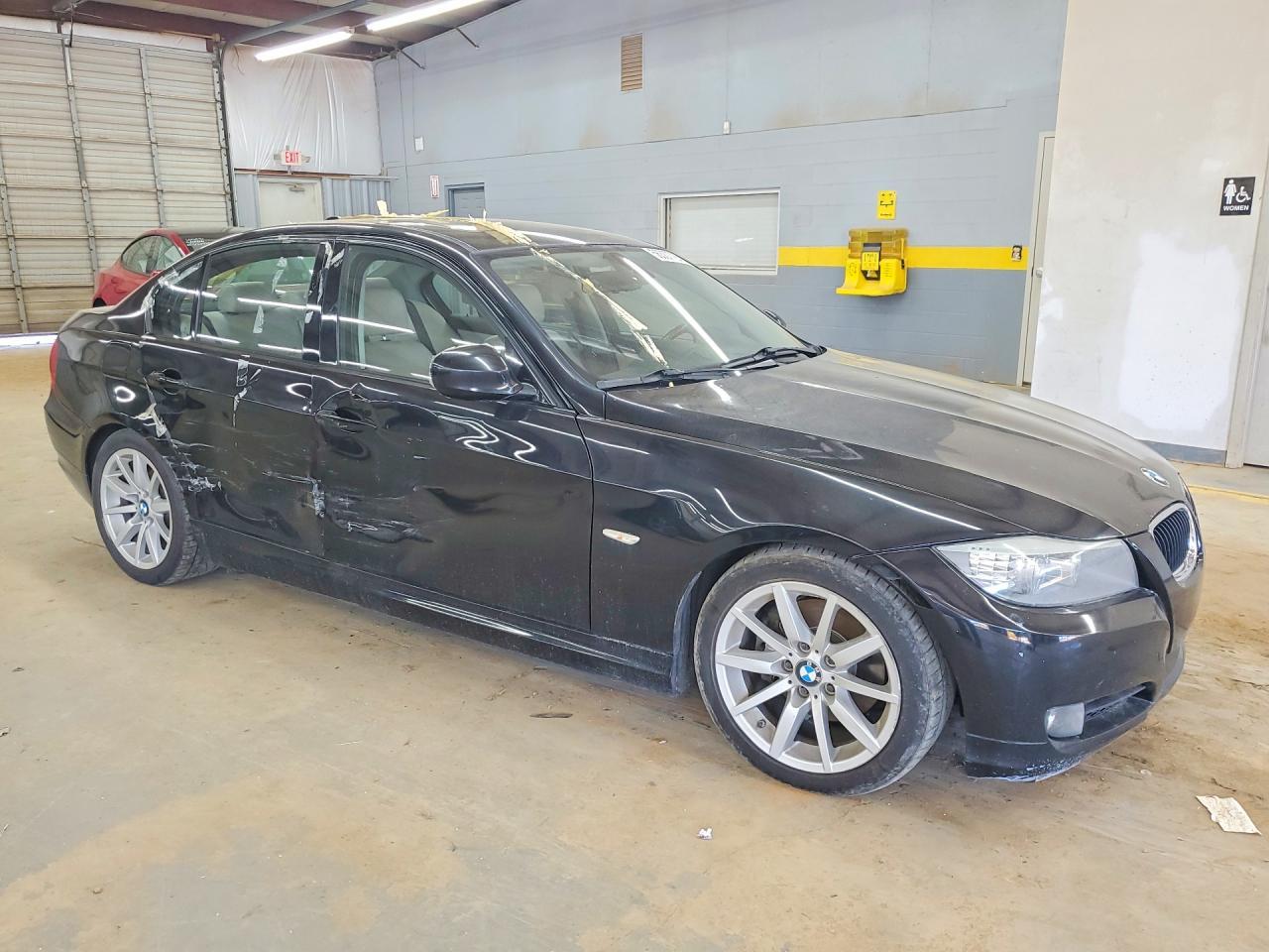 2011 BMW 328 I - Фото 4