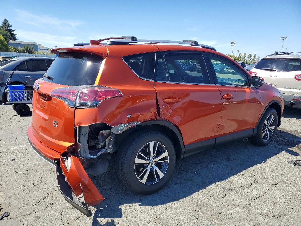 2016 Toyota Rav4 Xle - Image 3