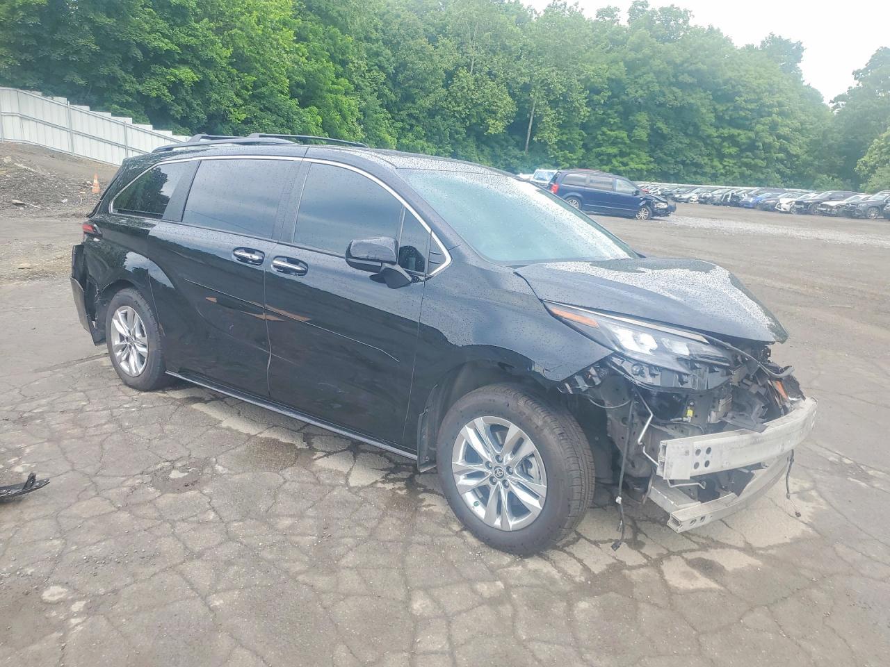 2023 Toyota Sienna Woodland Edition - Фото 4