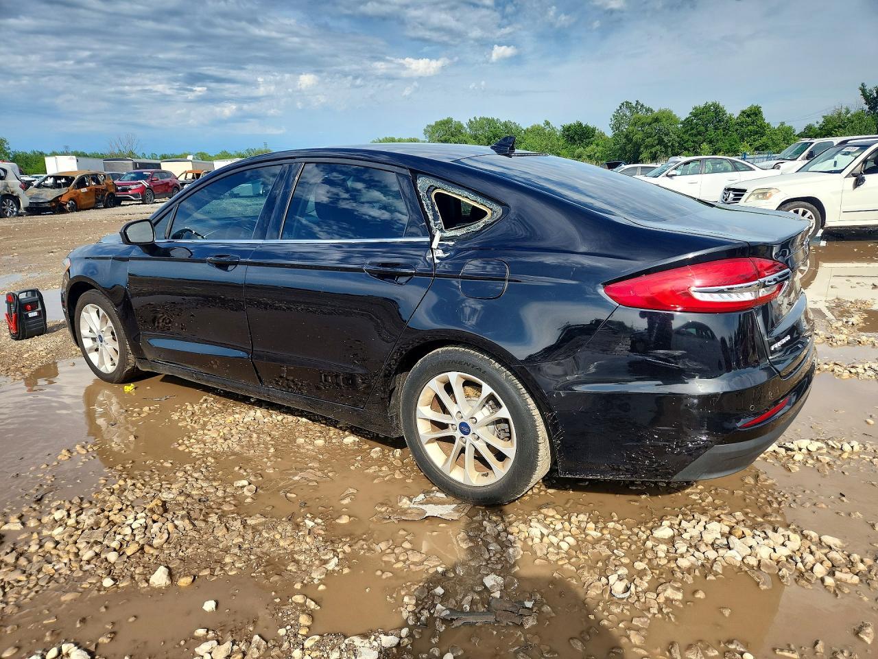 2020 Ford Fusion Se - Image 2