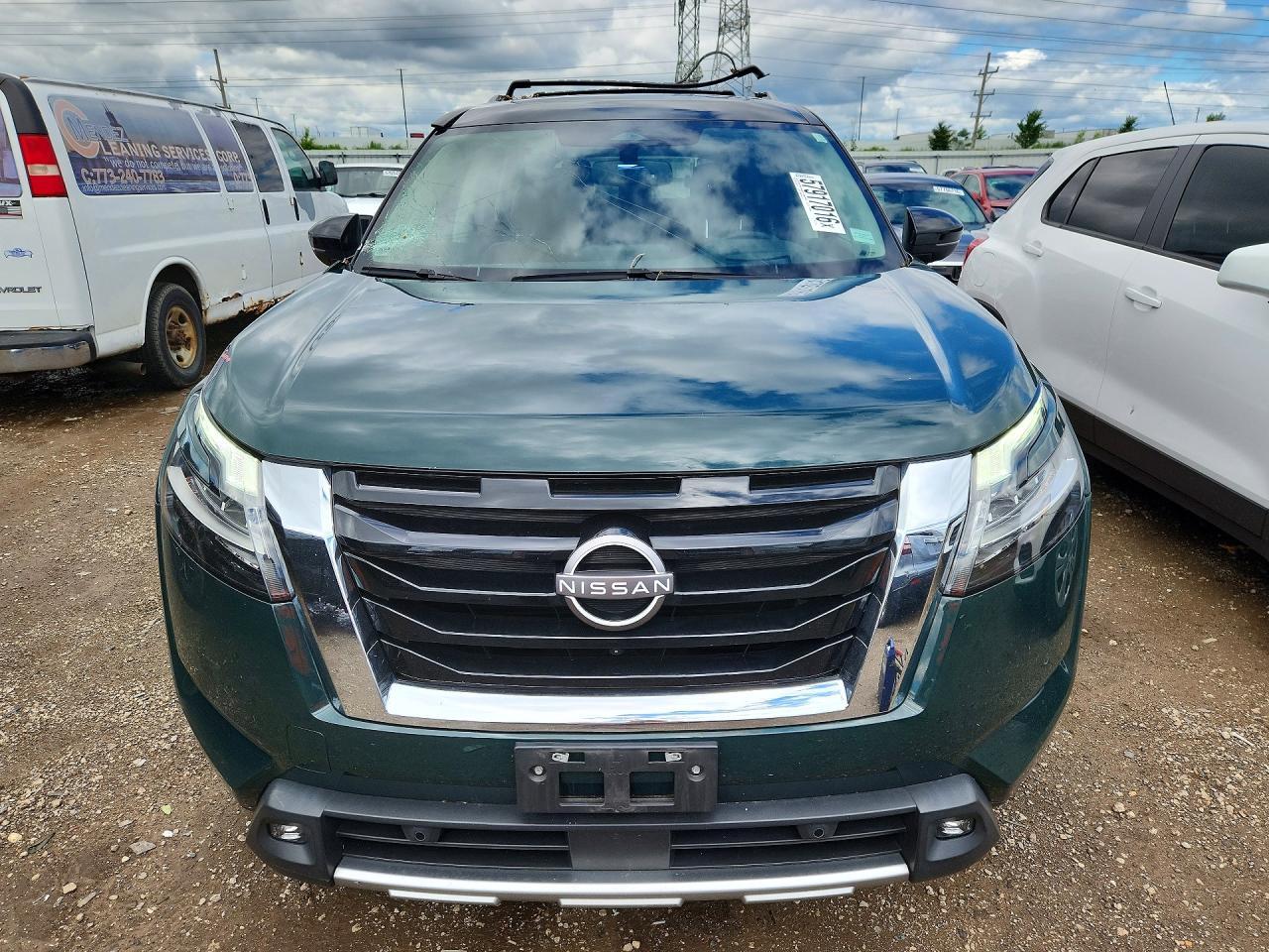2022 Nissan Pathfinder Platinum - Image 5