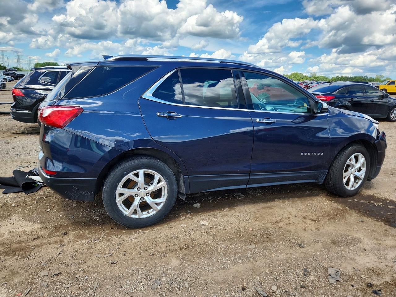 2018 Chevrolet Equinox Premier - Image 3