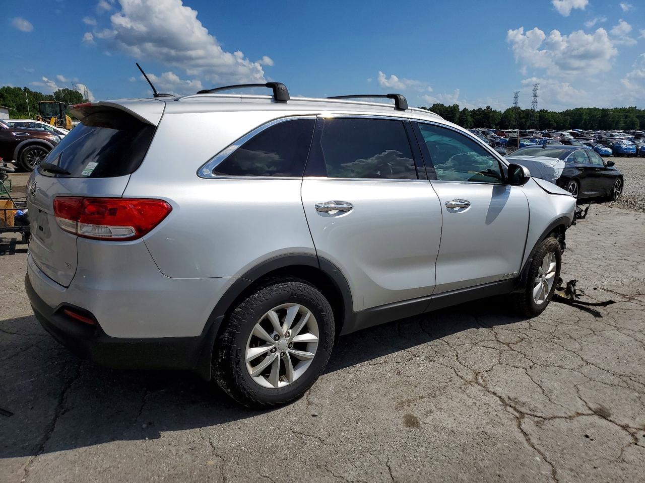 2017 Kia Sorento Lx V6 - Image 3