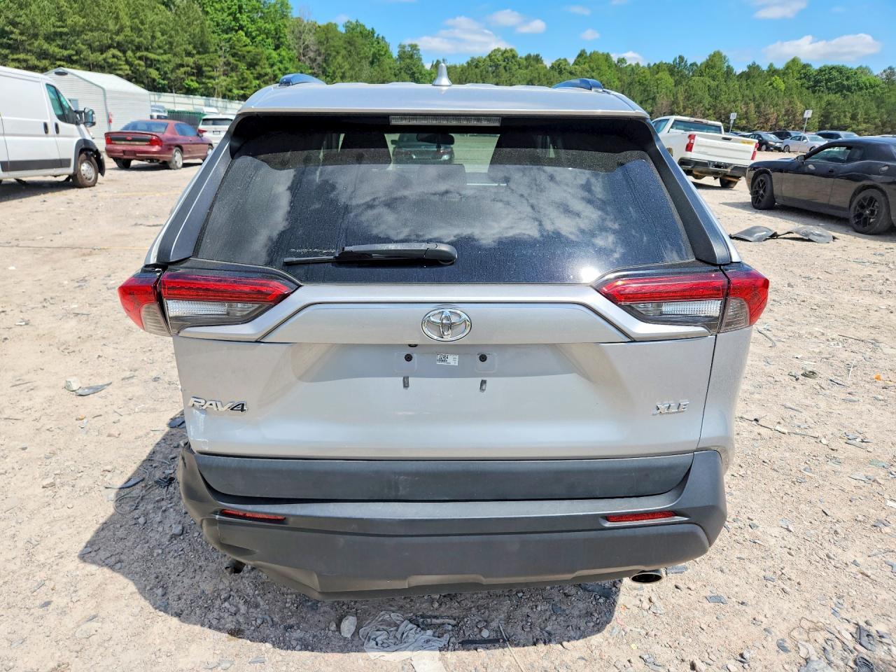 2022 Toyota Rav4 Xle - Image 6