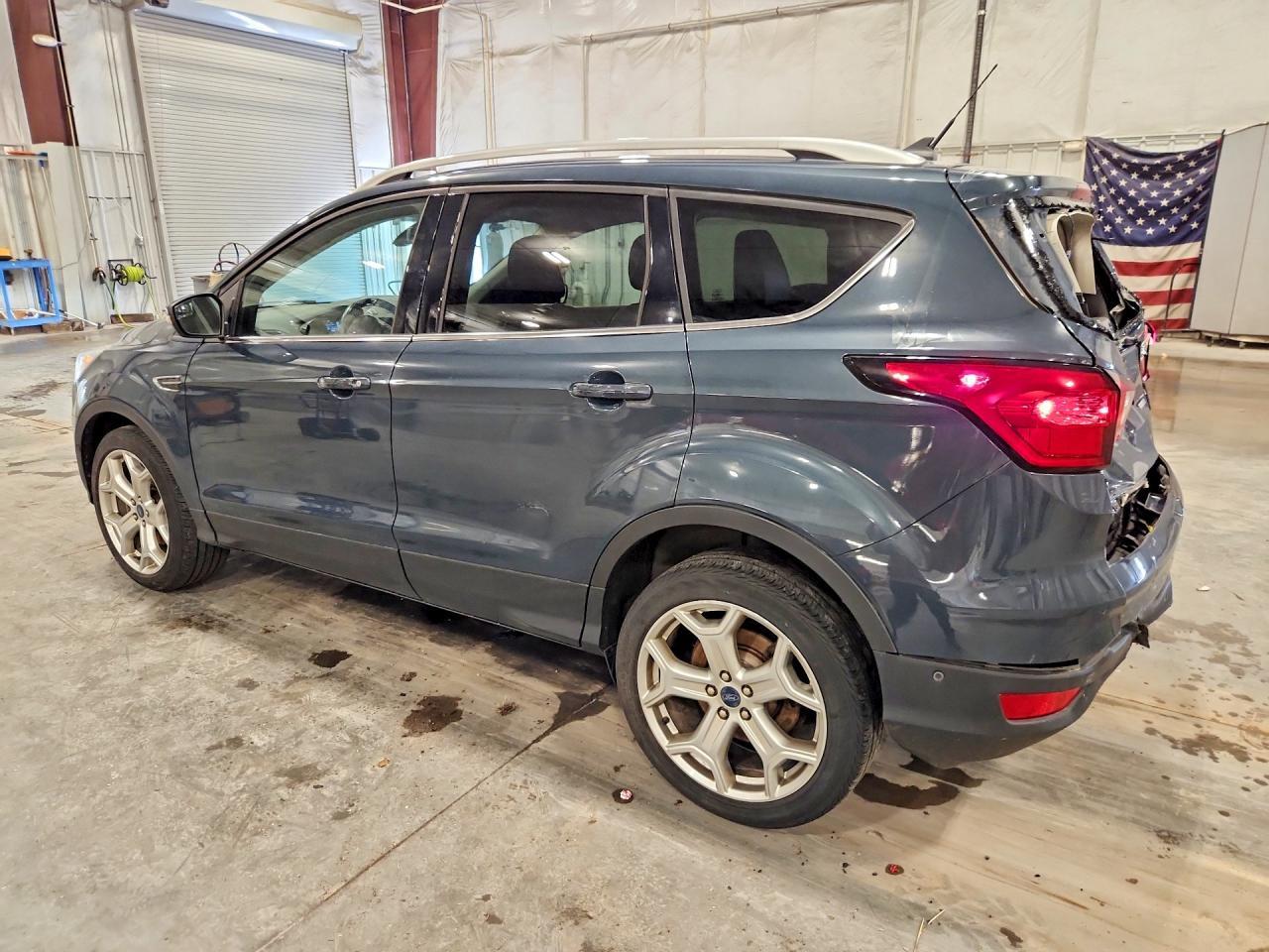 2019 Ford Escape Titanium - Фото 2