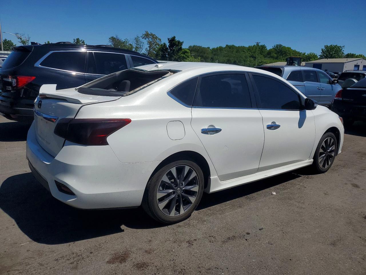 2017 Nissan Sentra Sr - Фото 3