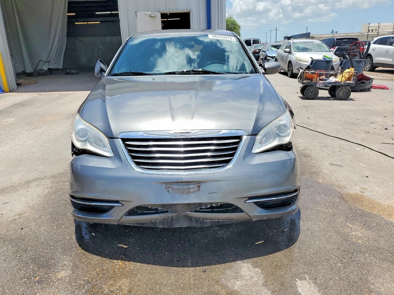 2013 Chrysler 200 Touring - Фото 5