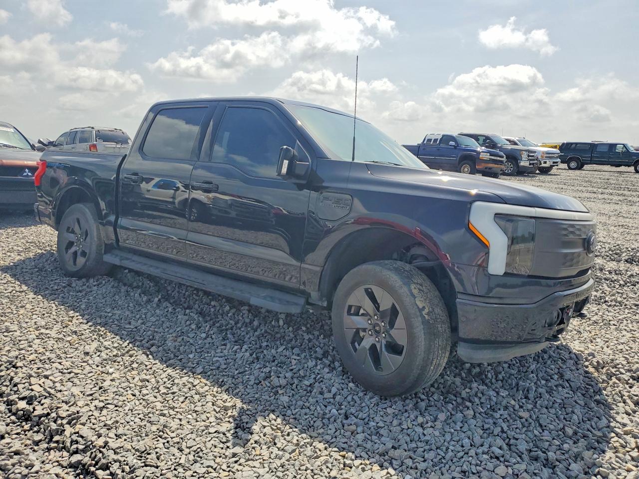 2023 Ford F150 Lightning Pro - Фото 4