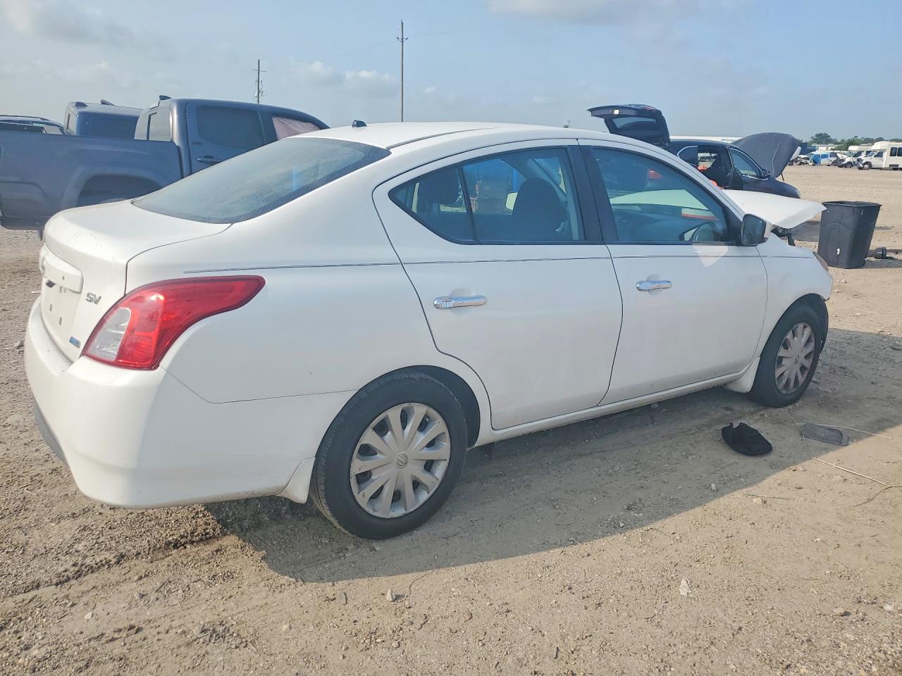 2016 Nissan Versa 1.6 Sv - Image 3