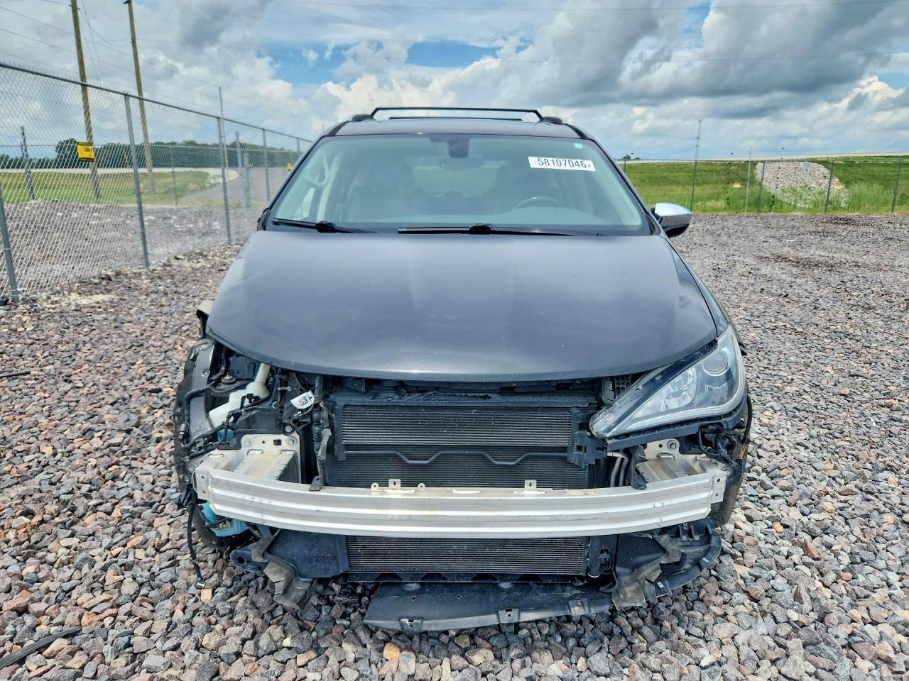 2019 Chrysler Pacifica Limited - Image 5