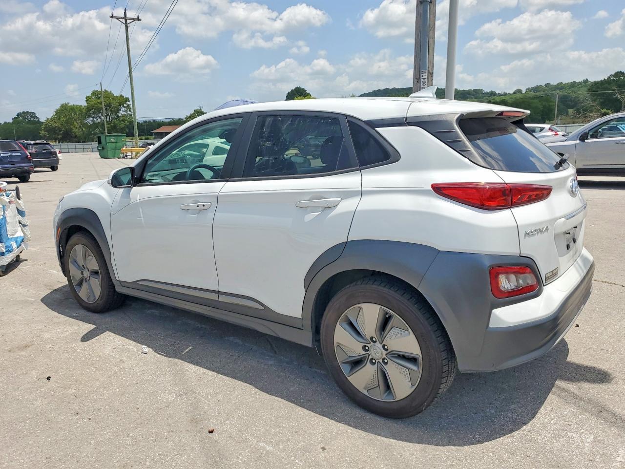 2021 Hyundai Kona Limited - Фото 2