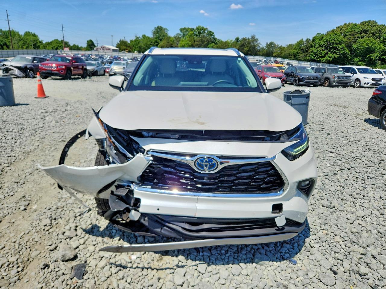 2021 Toyota Highlander Hybrid Platinum - Image 5