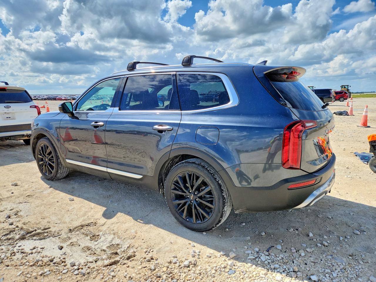 2022 Kia Telluride Sx - Фото 2