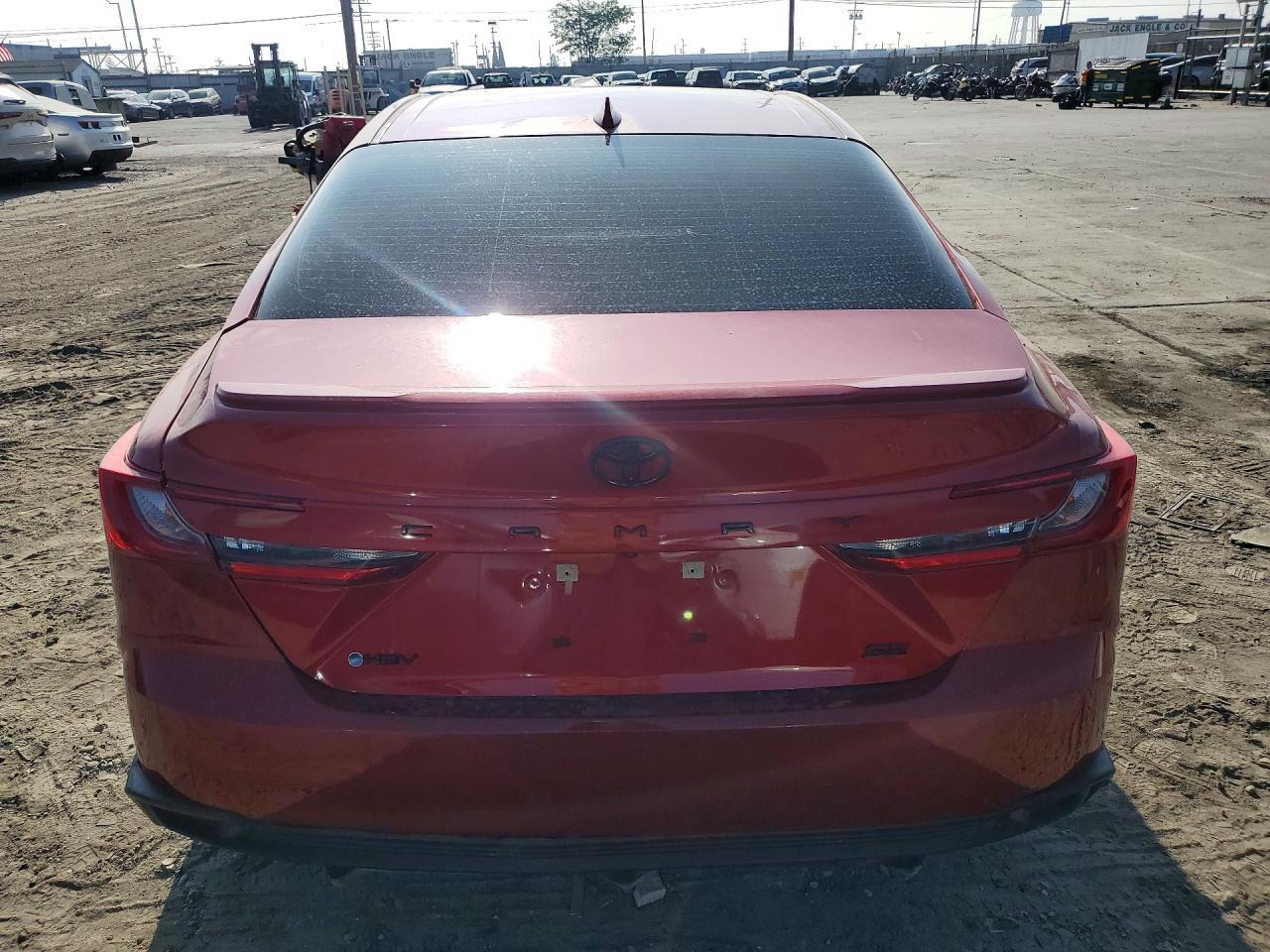 2025 Toyota Camry Se - Image 6