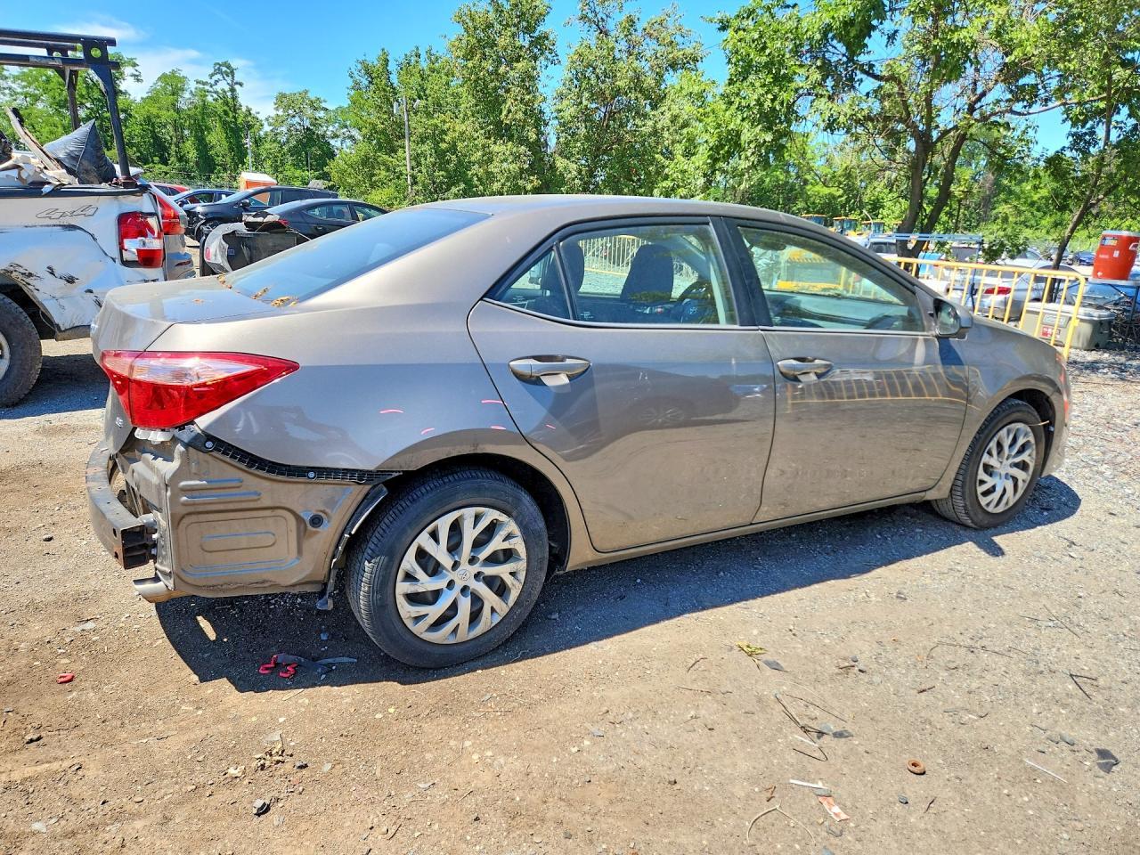 2017 Toyota Corolla Le - Image 3