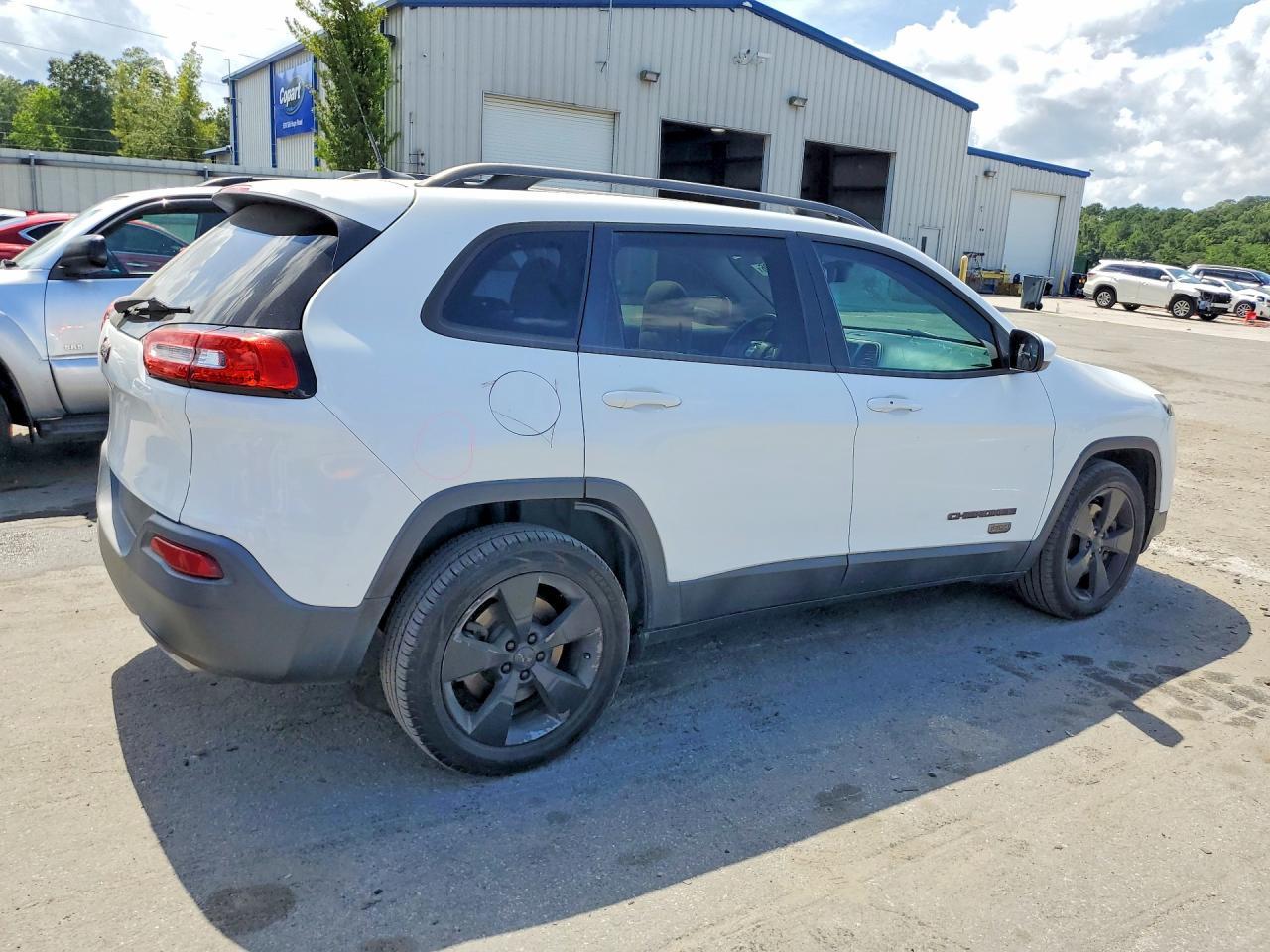 2017 Jeep Cherokee Latitude - Фото 3