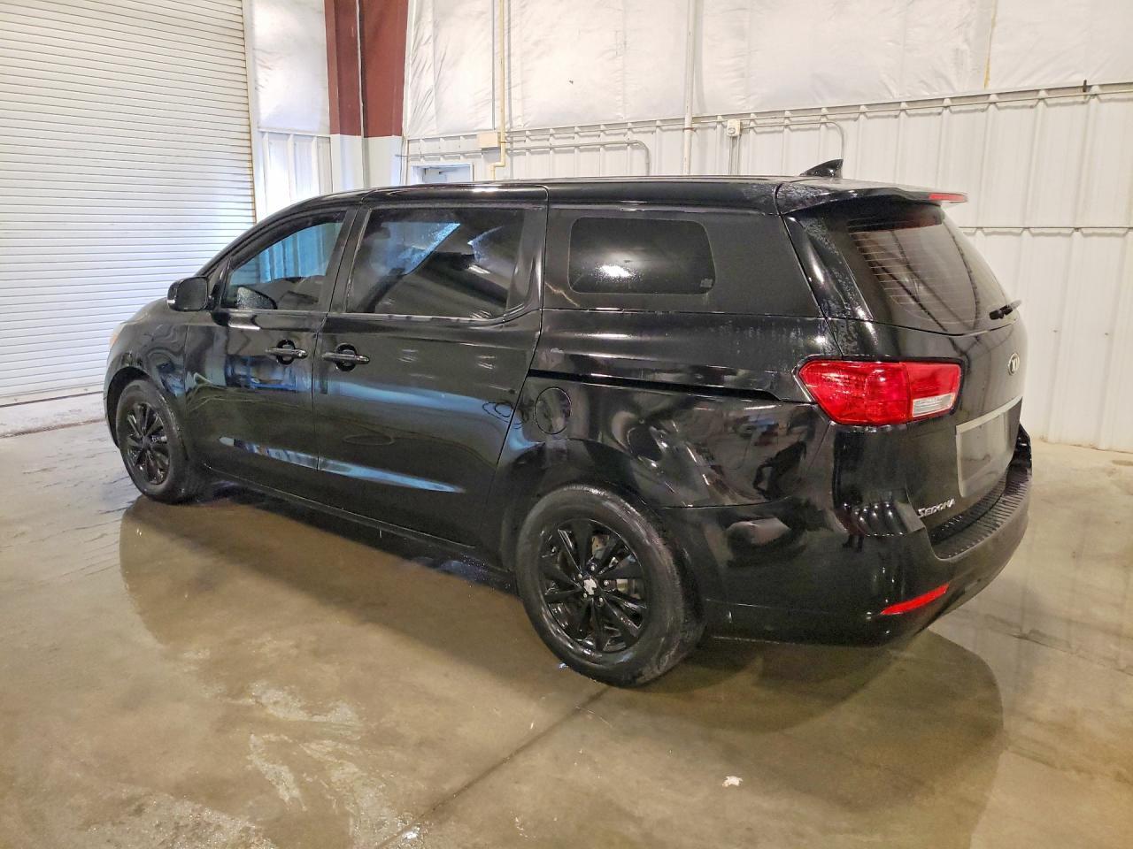 2018 Kia Sedona L - Фото 2