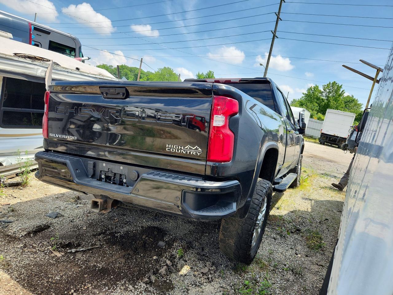 2020 Chevrolet Silverado K3500 High Country - Фото 3