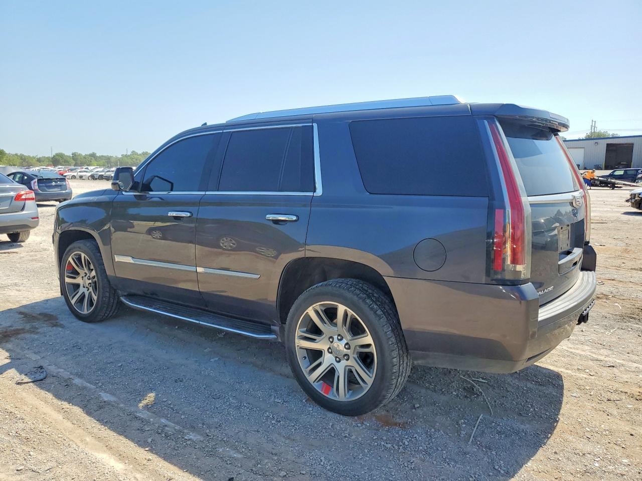2015 Cadillac Escalade Luxury - Фото 2