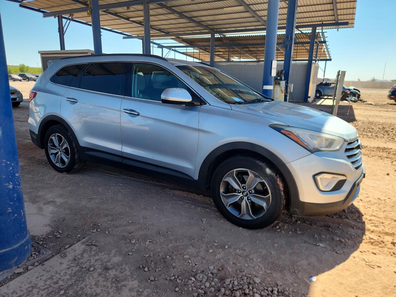 2015 Hyundai Santa Fe Gls - Image 4