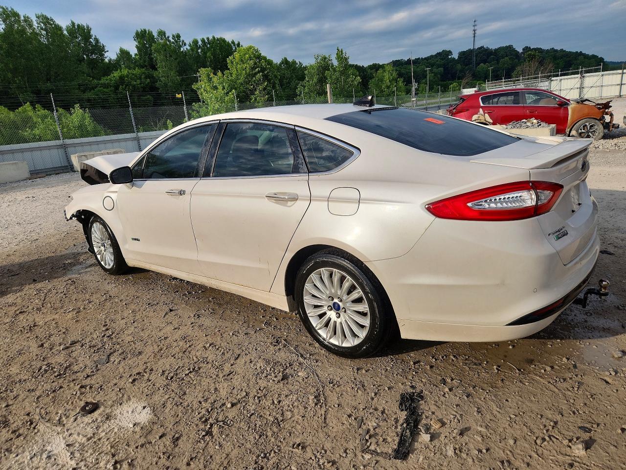 2013 Ford Fusion Titanium Phev - Фото 2