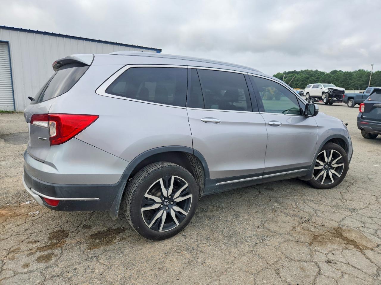 2021 Honda Pilot Touring - Image 3