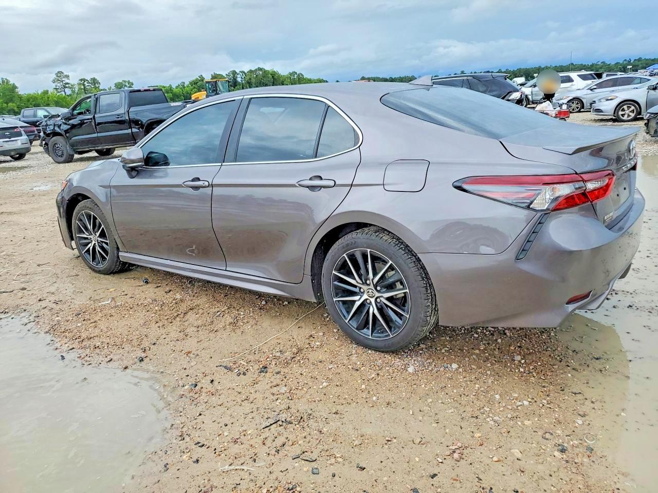 2024 Toyota Camry Se - Фото 2